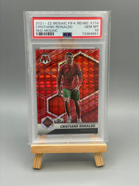 Thumbnail for Fussball -  Panini 2021 / 22 - Mosaic Fifa - Ronaldo Red Mosaic PSA 10